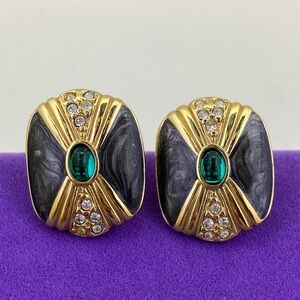 💛 Vintage Kenneth Jay Lane Enamel Clip Earrings | Black & Emerald Glass Crystals